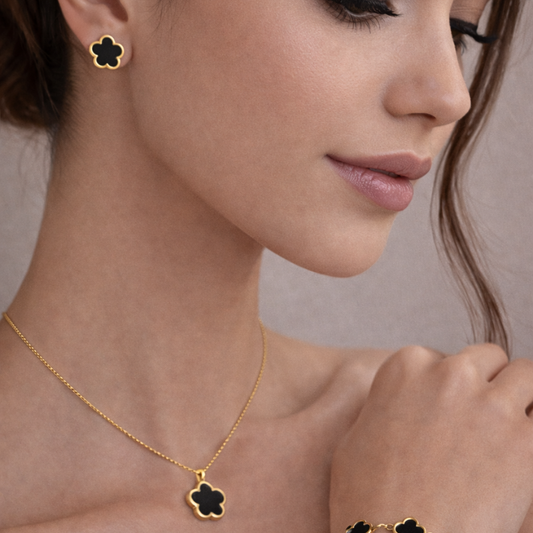 Clover Black Halskette