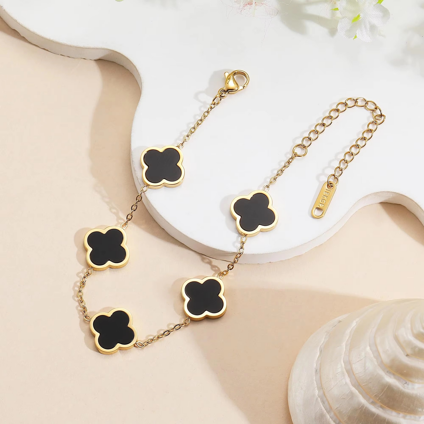 Clover Black Armband