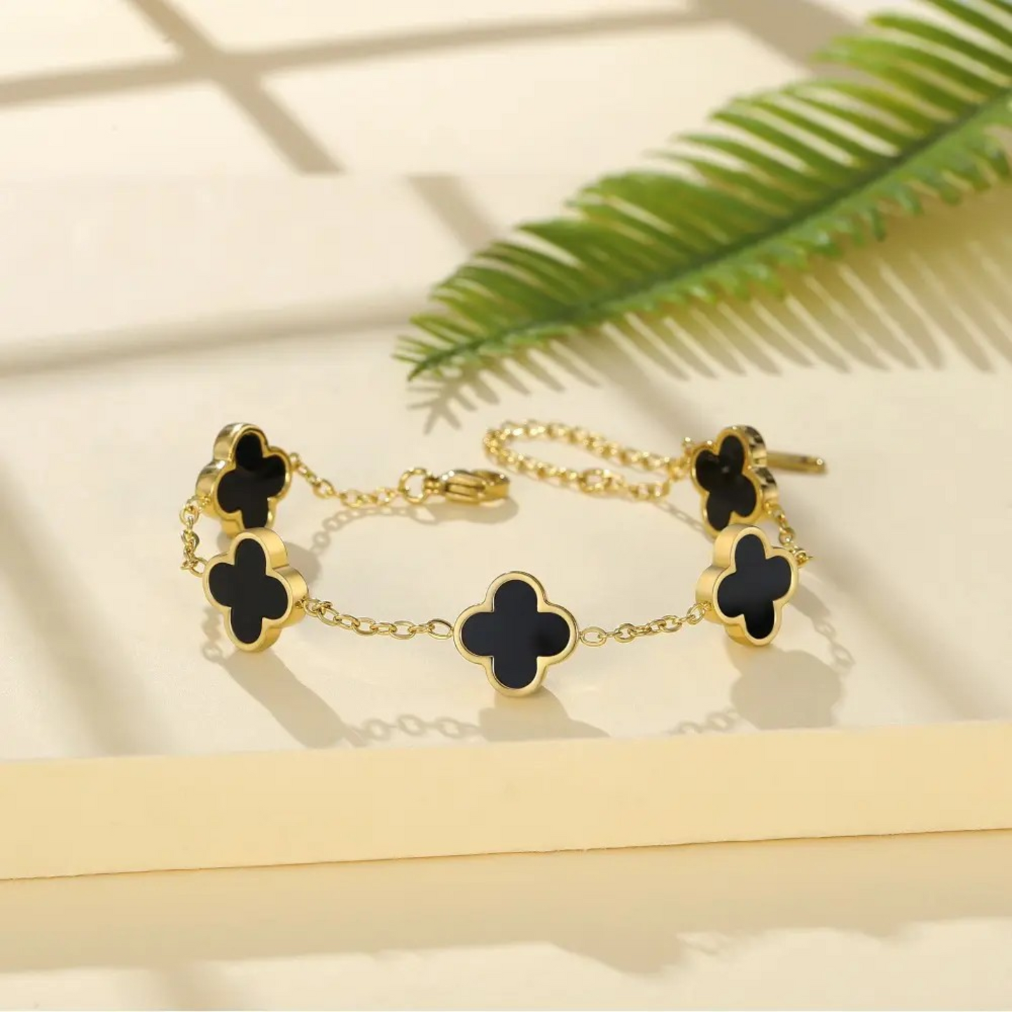 Clover Black Armband