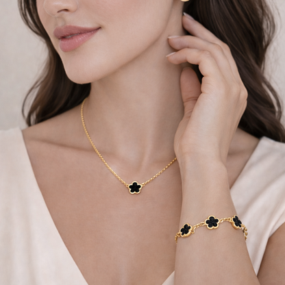 Clover Black Halskette