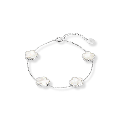 Clover Perlmutt White Armband