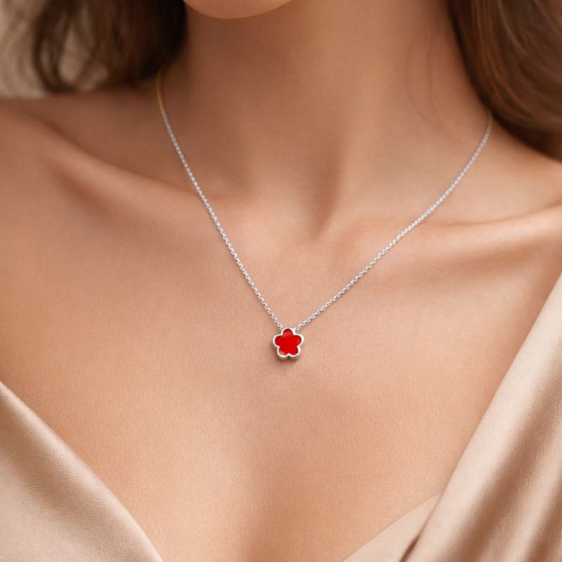 Clover Red Halskette