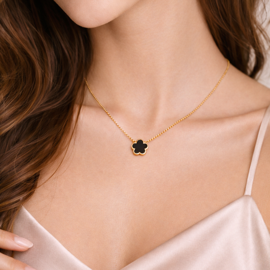 Clover Black Halskette