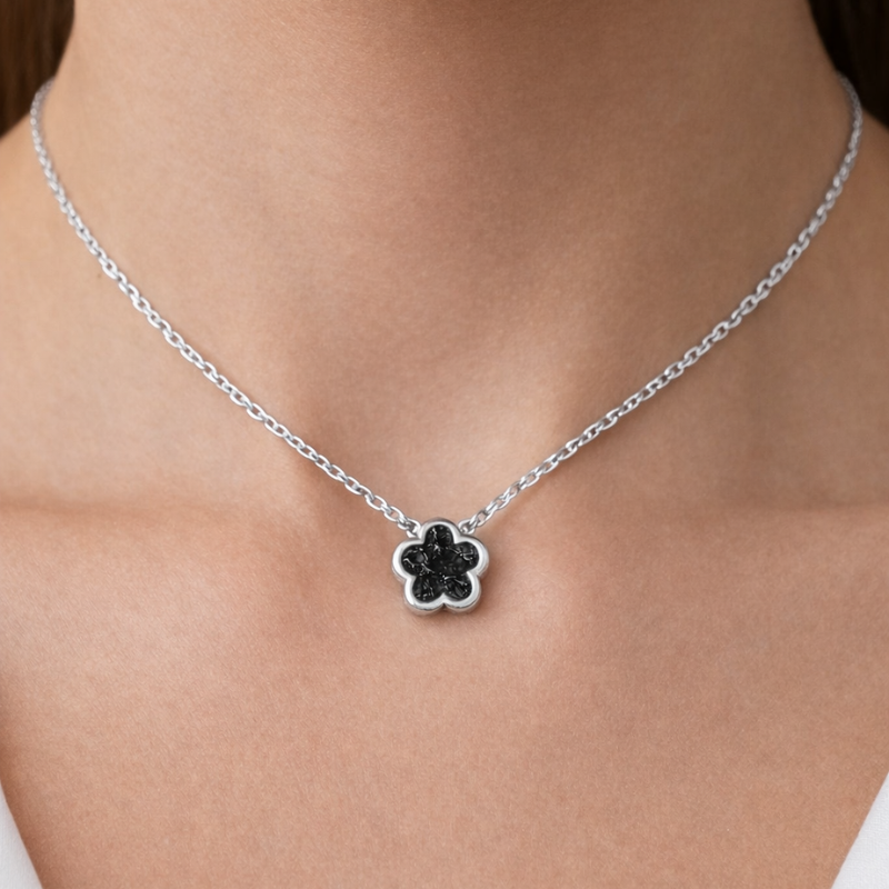 Clover Black Marmor Halskette